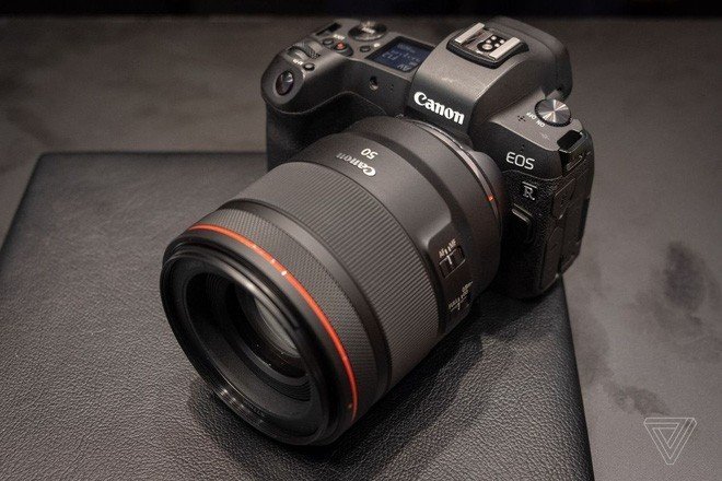 Canon làm máy ảnh không gương lật full-frame, quay video 4K